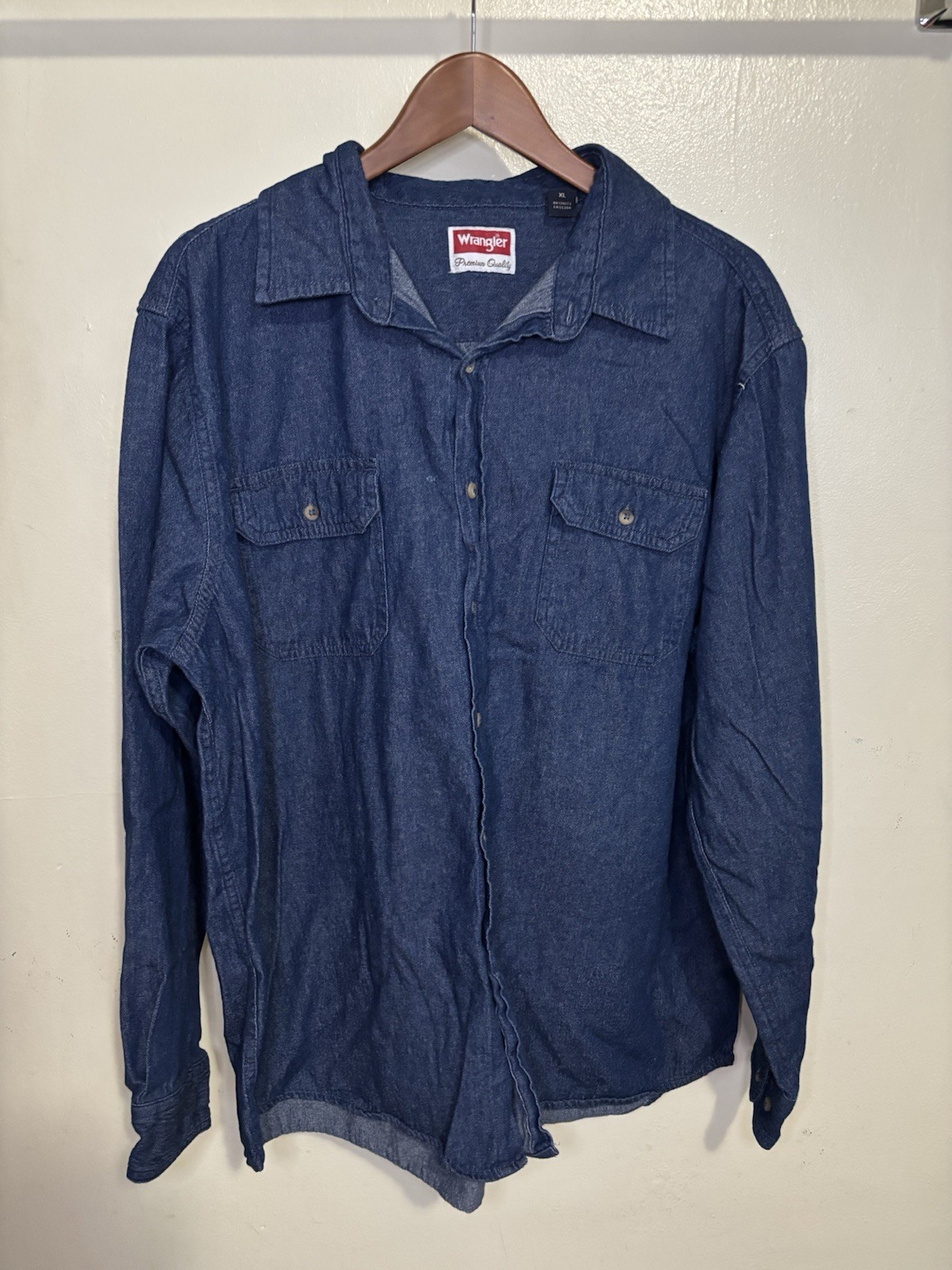 Wrangler Men’s Blue Denim Long Sleeved Button-Up Shirt, XL