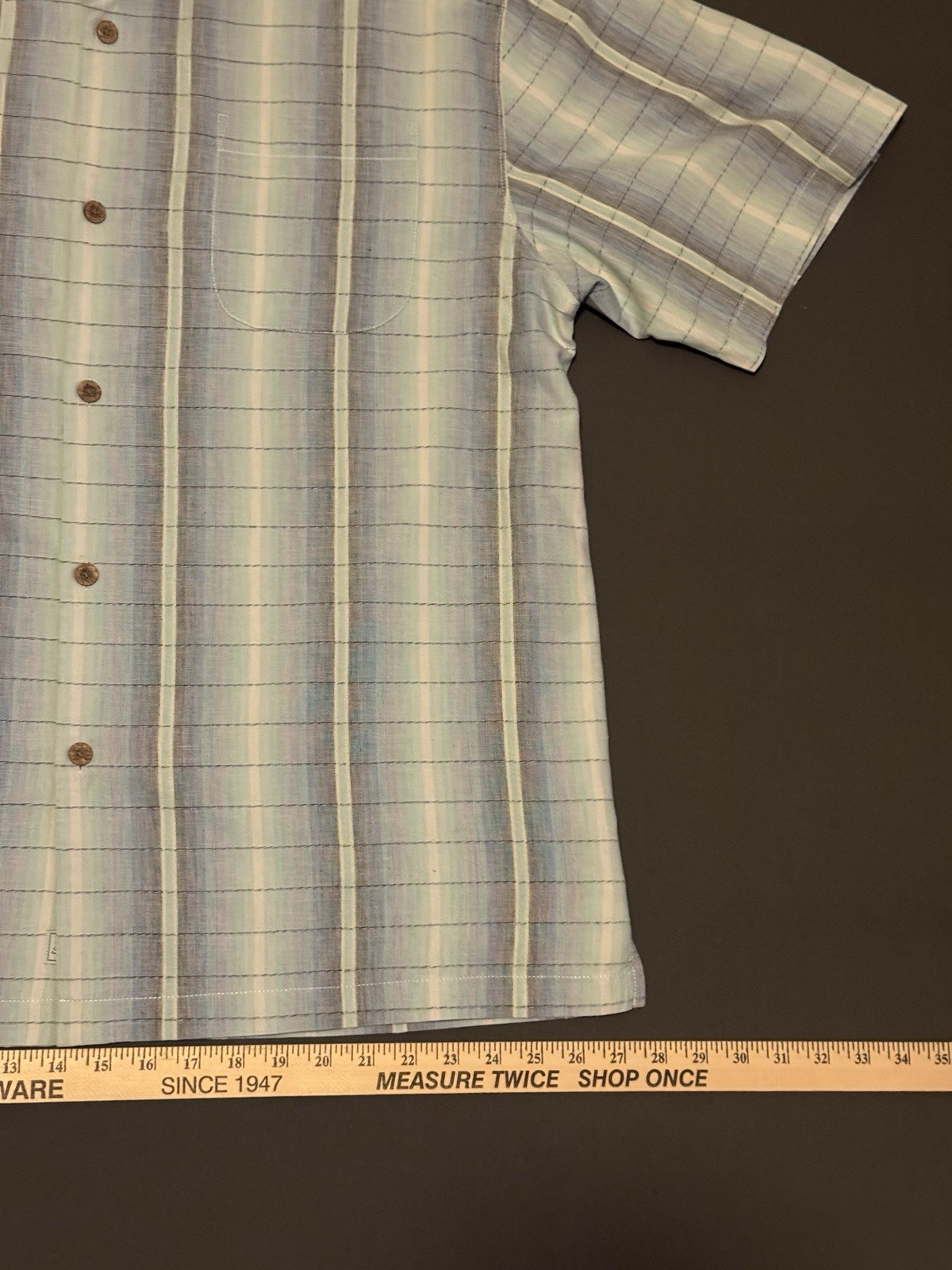 Tommy Bahama Men’s Silk Hawaiian Button Up Shirt Size XL Many Shades of Blue