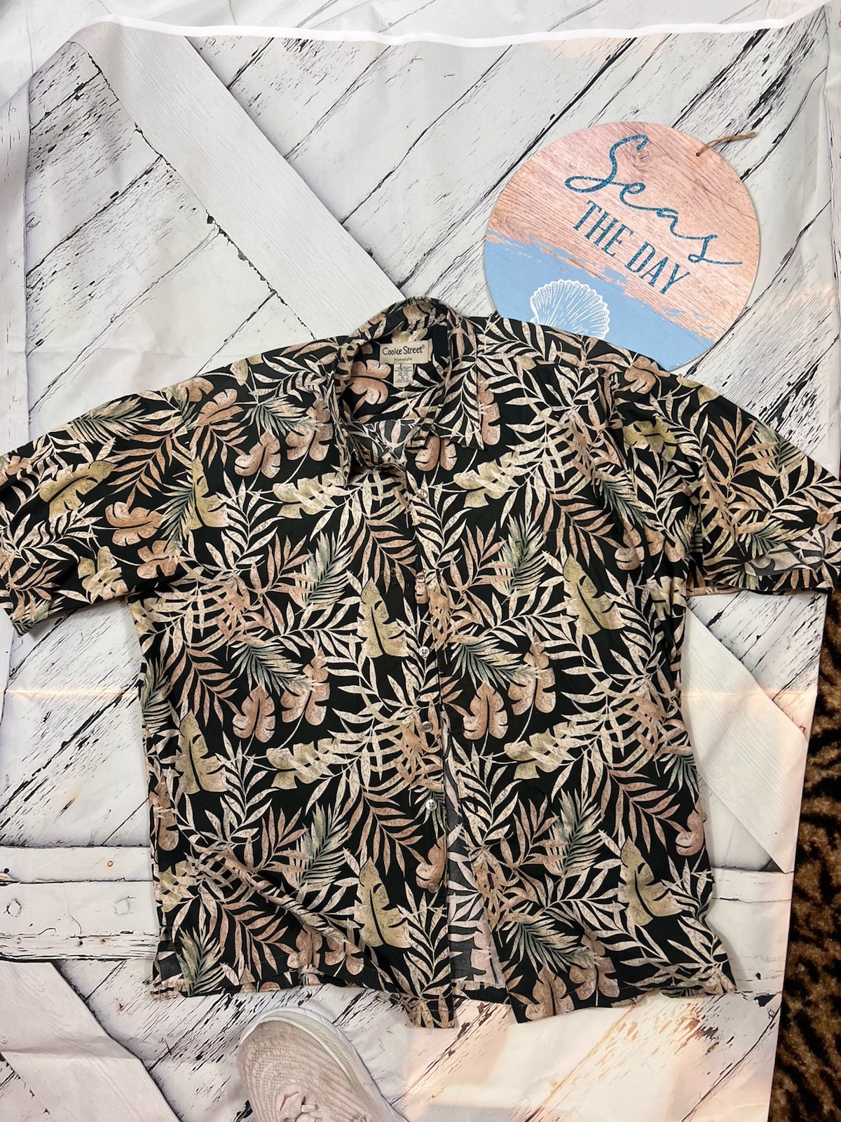 Cooke Street Men’s XL Cotton Hawaiian Floral Button-Up Shirt Black