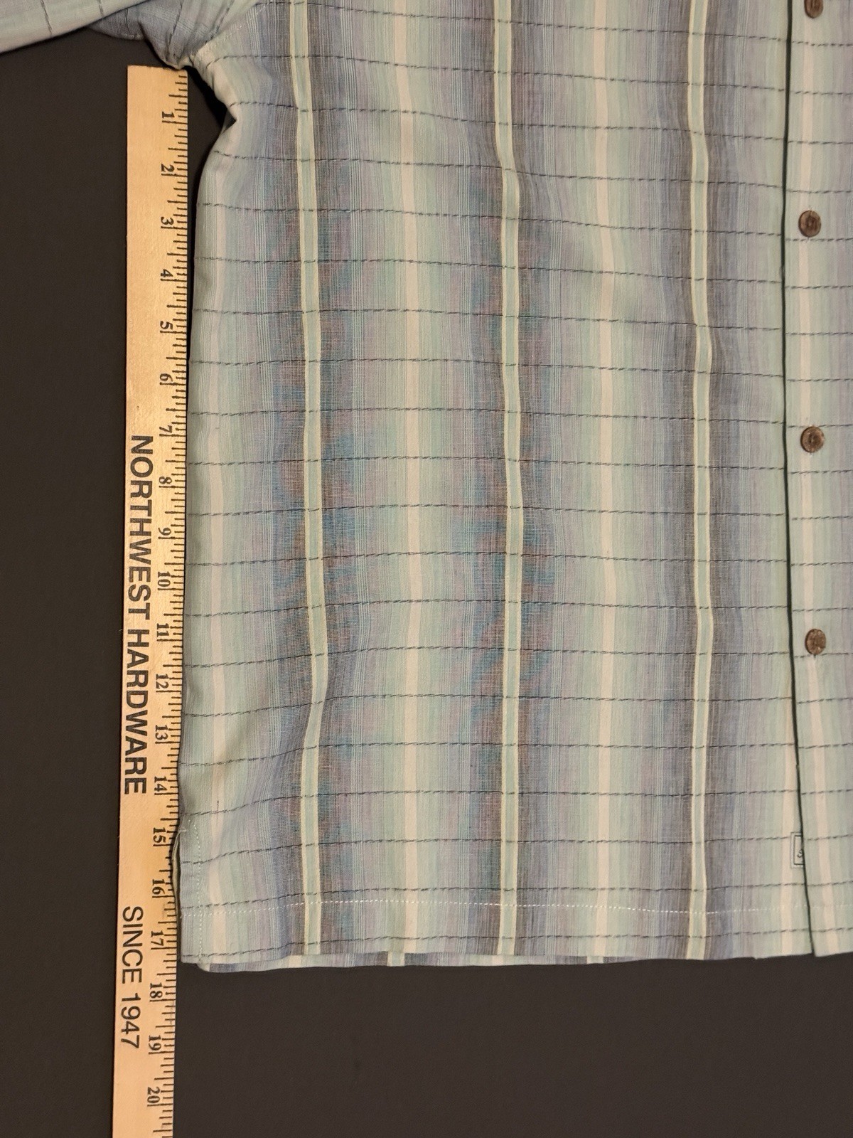 Tommy Bahama Men’s Silk Hawaiian Button Up Shirt Size XL Many Shades of Blue