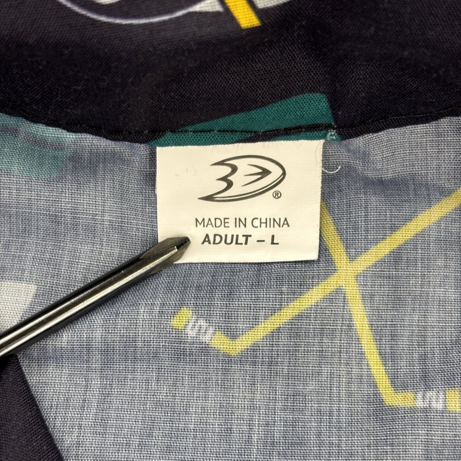 Anaheim Mighty Ducks Shirt Mens Large Black Unbranded Short Sleeve Button Up NHL
