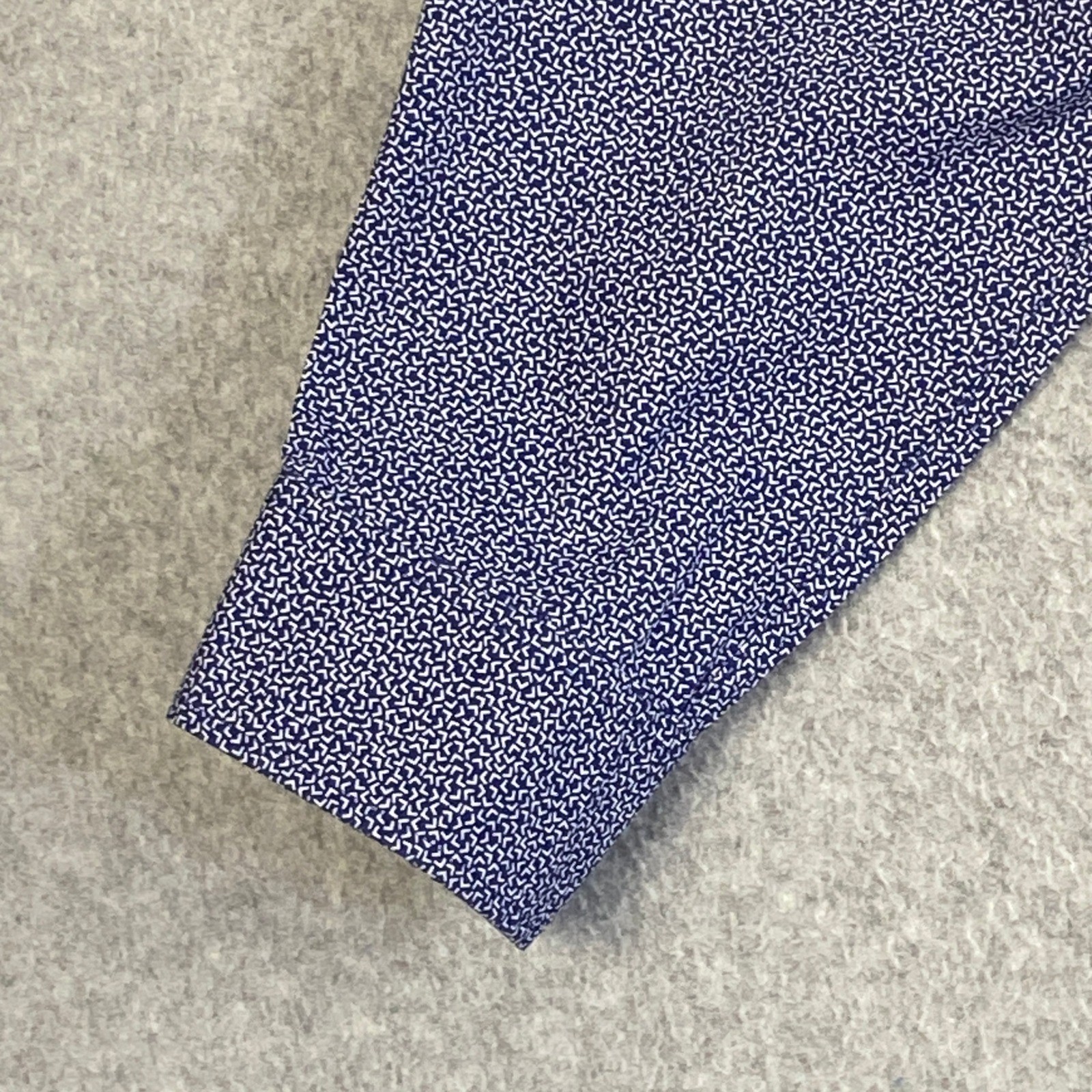 Michael Kors Shirt Mens 16.5 32/33 Blue Airsoft Stretch Slim Fit Geometric