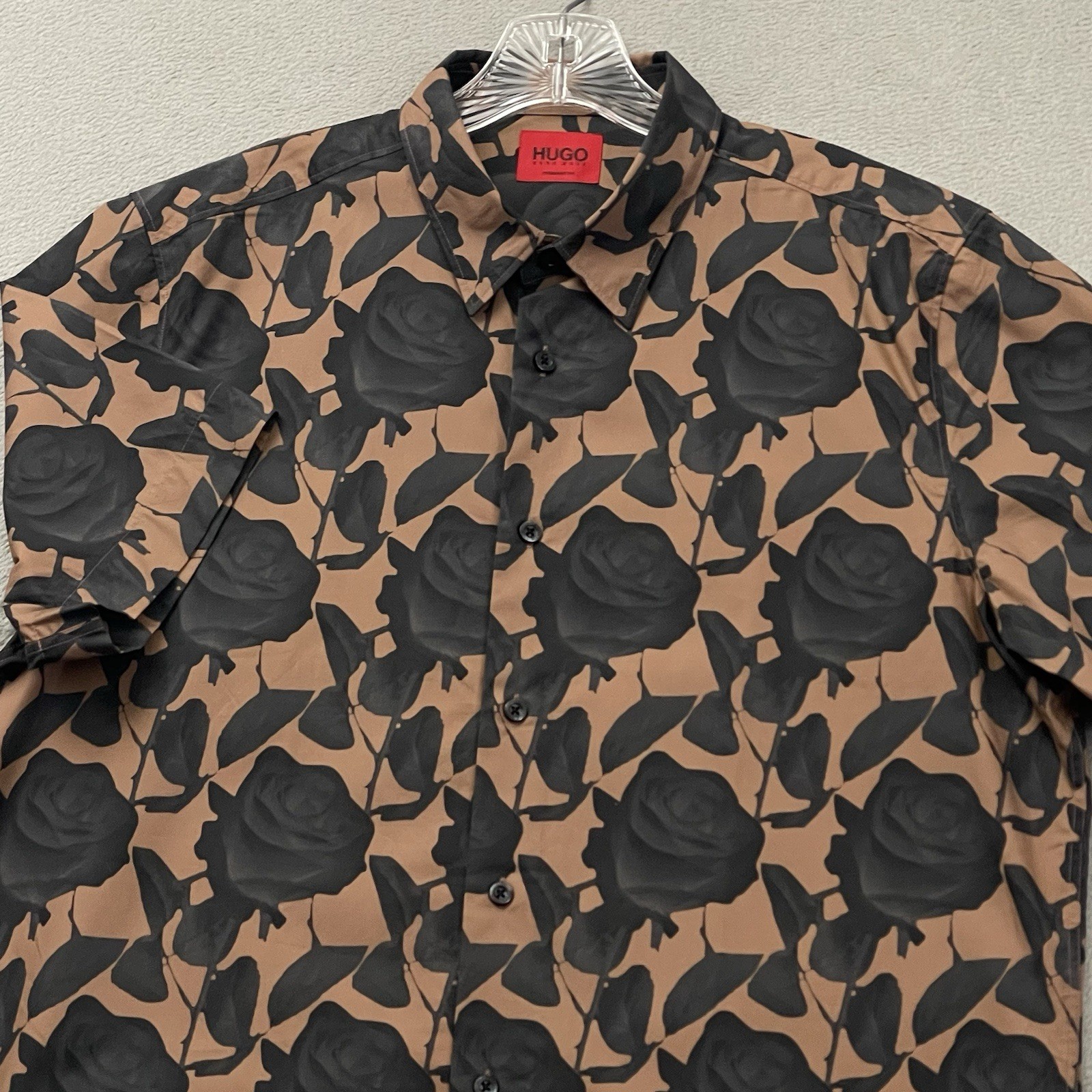 HUGO Boss Casual Straight Fit Short Sleeve Button-Up Shirt Black Flower Size L