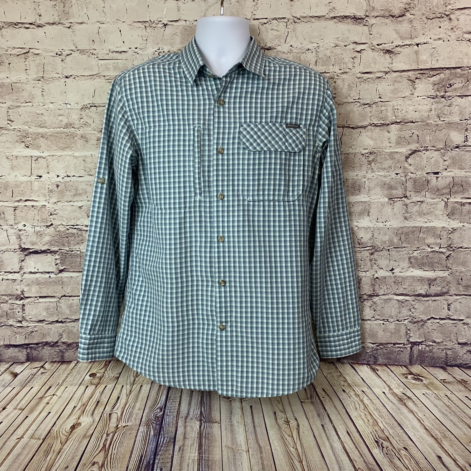 Eddie Bauer Shirt Blue Plaid Vented Back Roll Tab Sleeve Men’s Medium