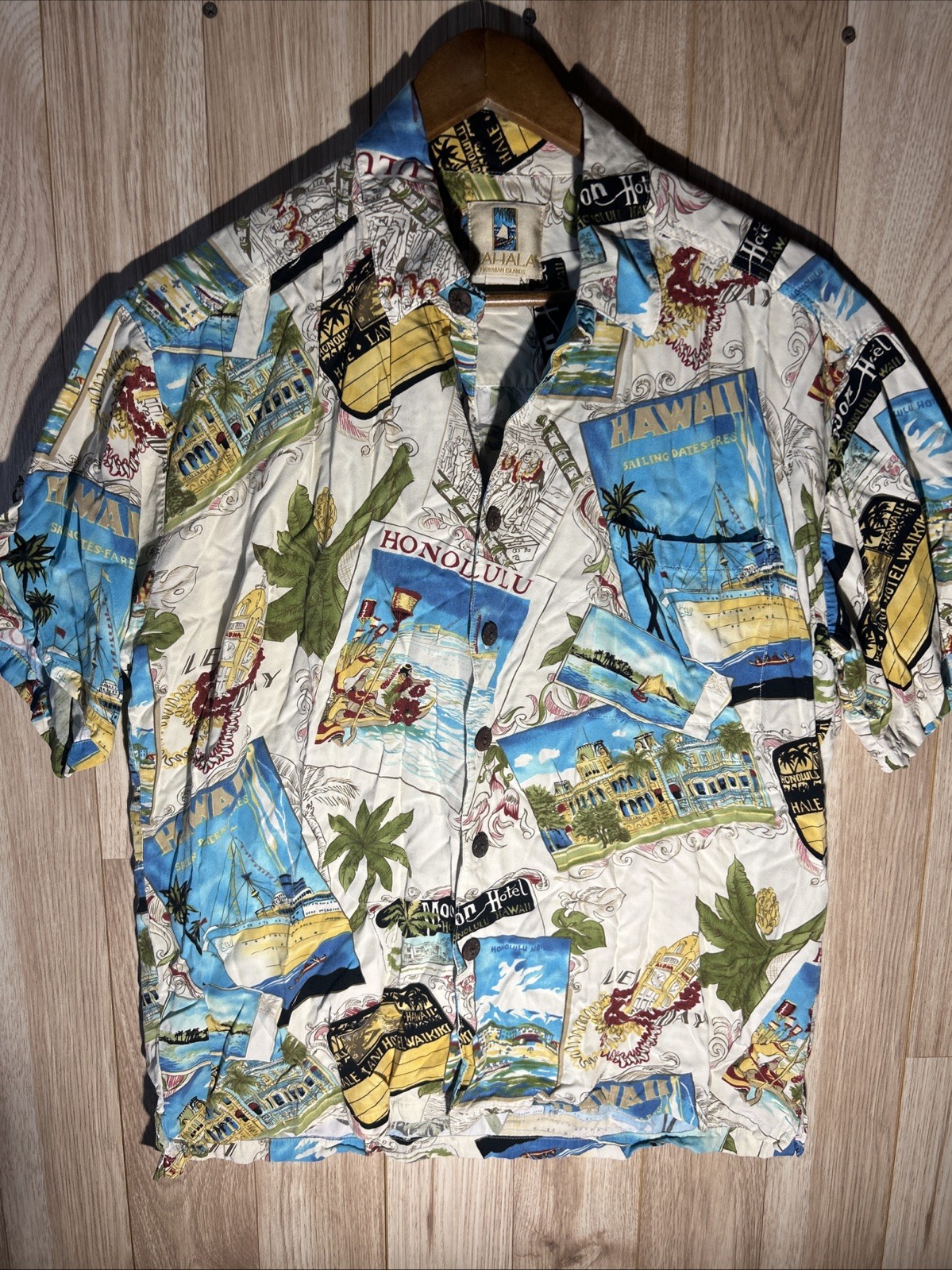 Vintage Kahala Men’s Medium Hawaii Honolulu All Over Print Button Up Shirt Rayon