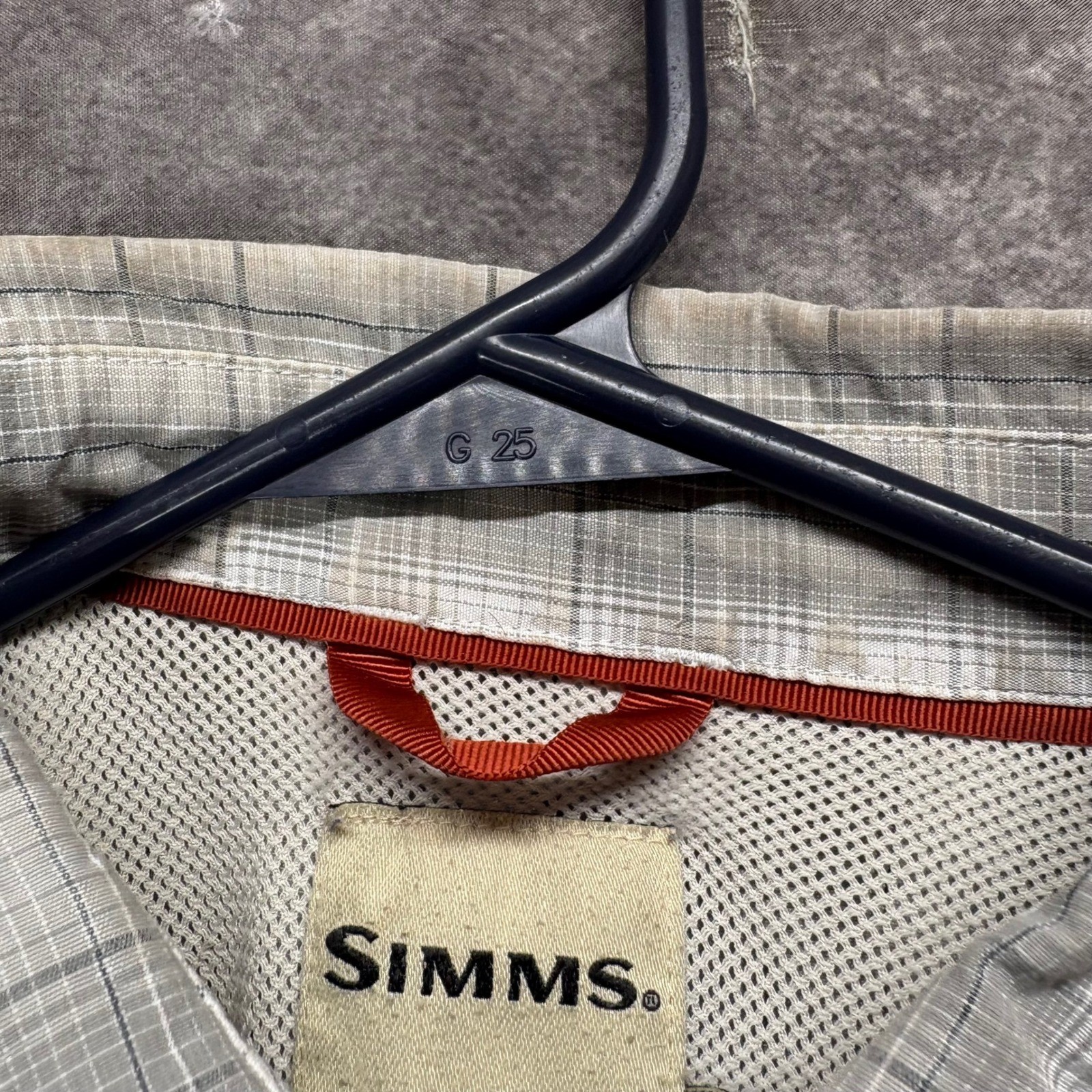 Simms Plaid Pearl Snap Western Fishing Shirt Mens Size M Gray White Vented Back