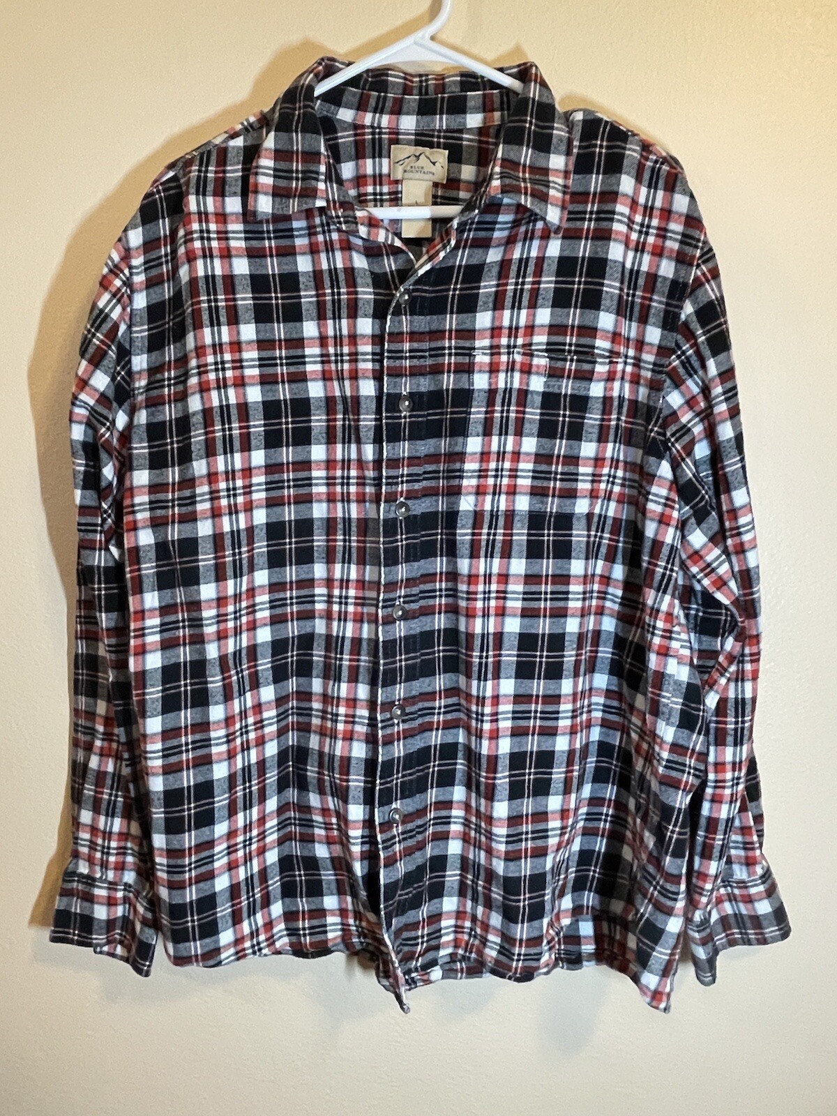 Blue Mountain Men’s Red Black White Plaid Button Down Shirt Size Large