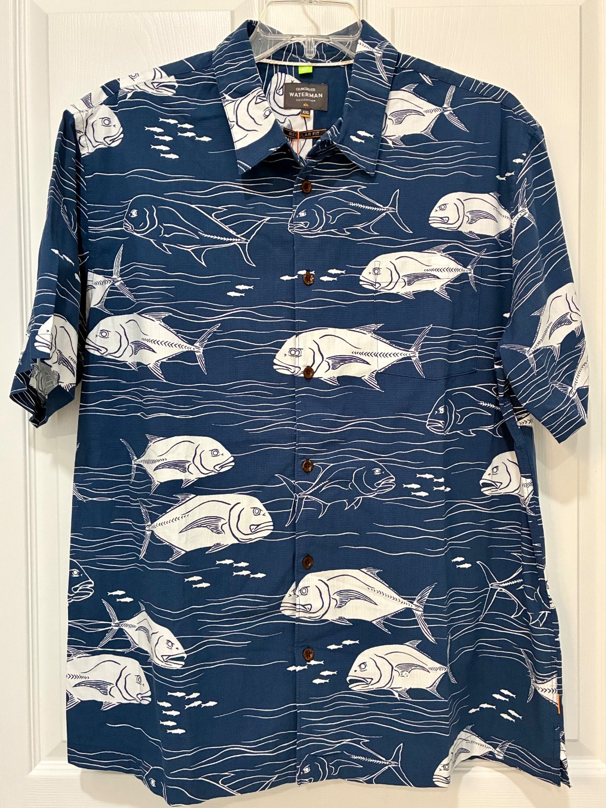 NWT Men’s XXL Quicksilver Waterman Collection Dive Sites Short Sleeve Shirt