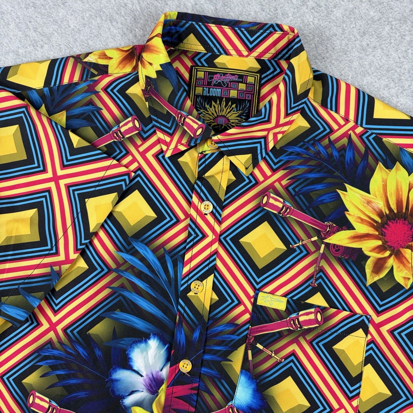 Retro Rifle Shirt Mens Medium Yellow Floral Geometric AOP Graphic Button Down