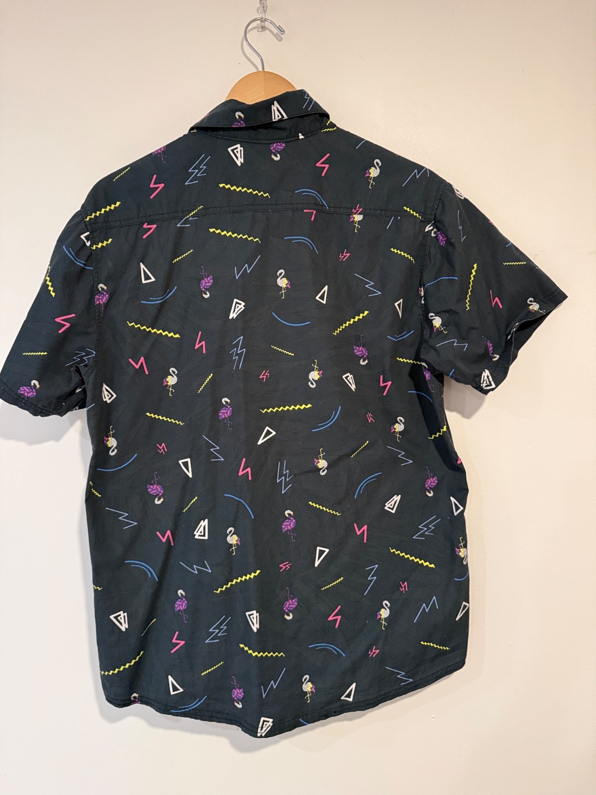 Maui & Son’s Men’s Button Down Short Sleeve Shirt – 80s Pattern