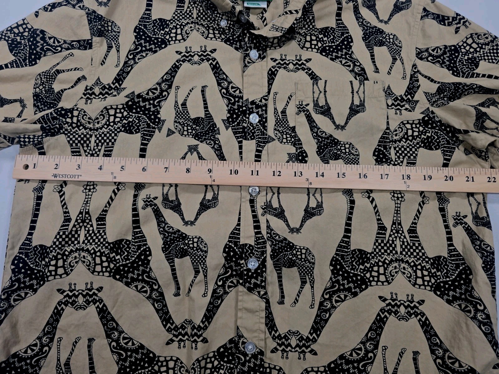 Sz Medium Lifted Research Group Mens Button Down Shirt Beige Giraffe Safari